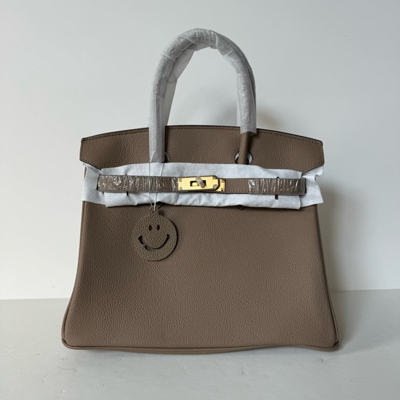 Etoupe Pebble Leather 30 Leather Bag Belted Lock Key Satchel w/ Gold Hardware C1 - Picture 12 of 16